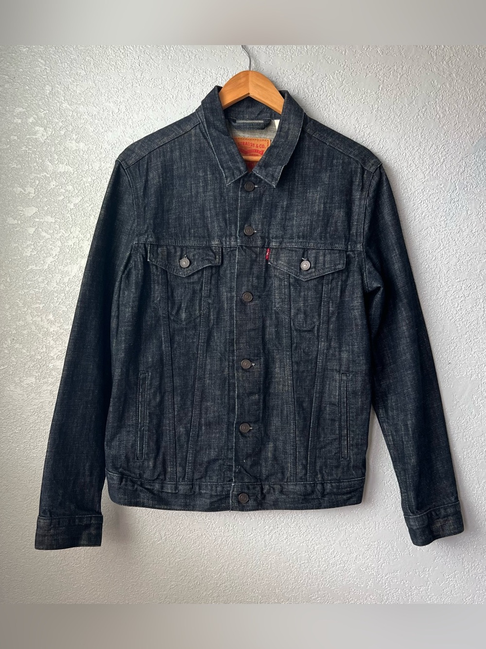 Levi’s Men’s Size M Dark Wash Denim Trucker Jacket Red Tab Western